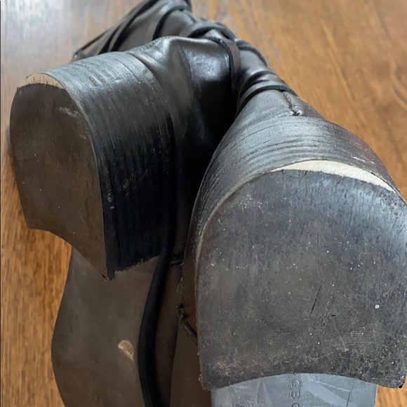 BCBG size 81/2 black boots - Picture 4 of 4